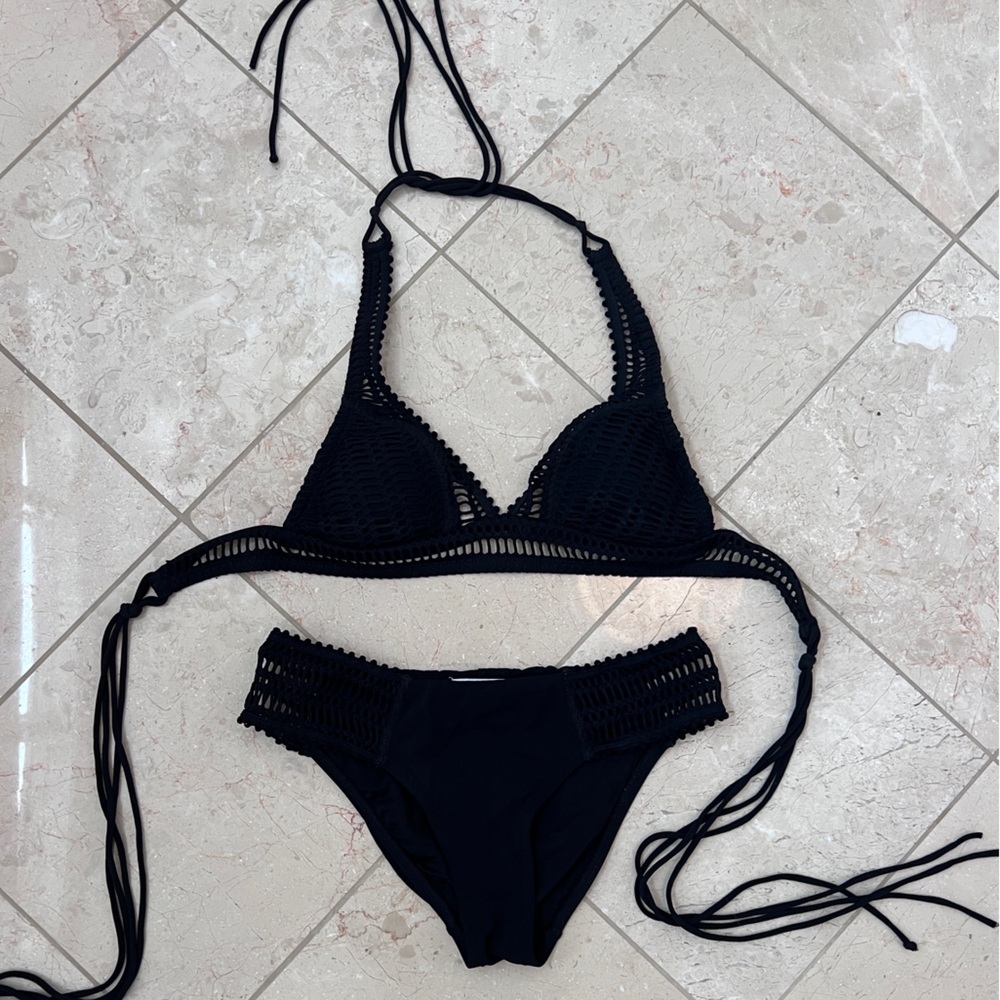 Robin Piccone bikini
